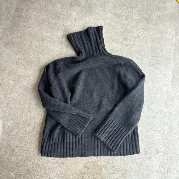 Jenni Kayne Cashmere Jet Turtleneck - Picture 2 of 2